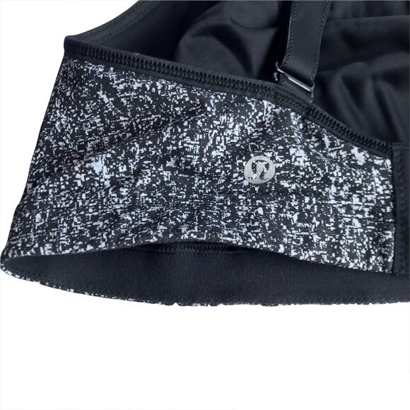 Lululemon Ta Ta Tamer III Rio Mist White Black Size 36 Sports Bra Multiway Top - Picture 9 of 16